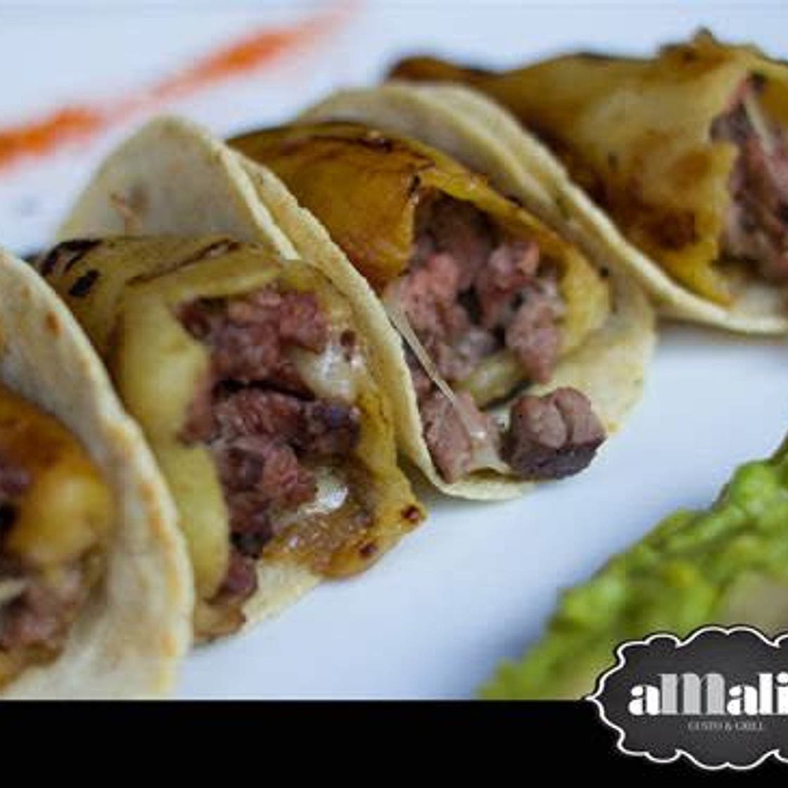 Tacos de chile güero con carne