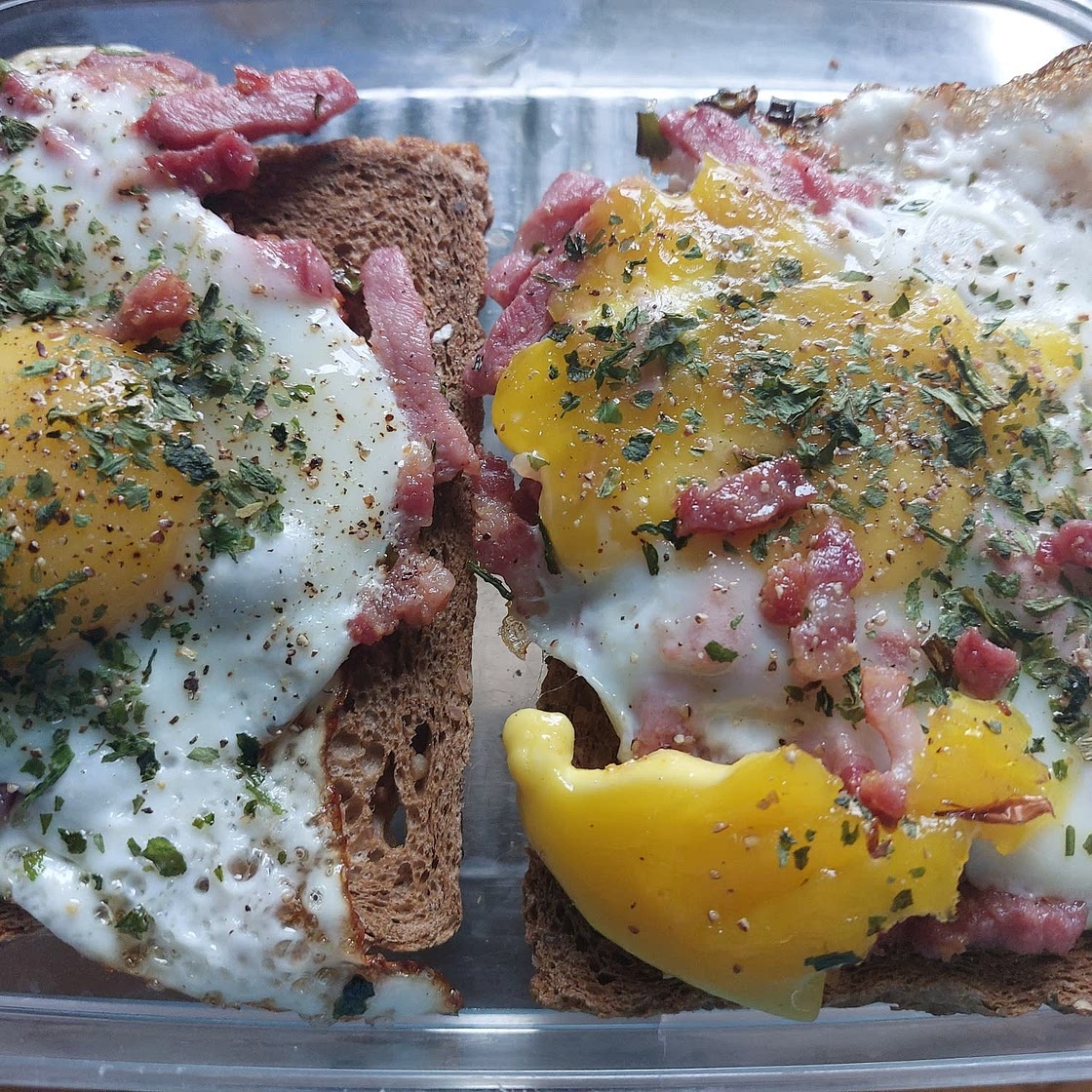 Oeufs au bacon spécial