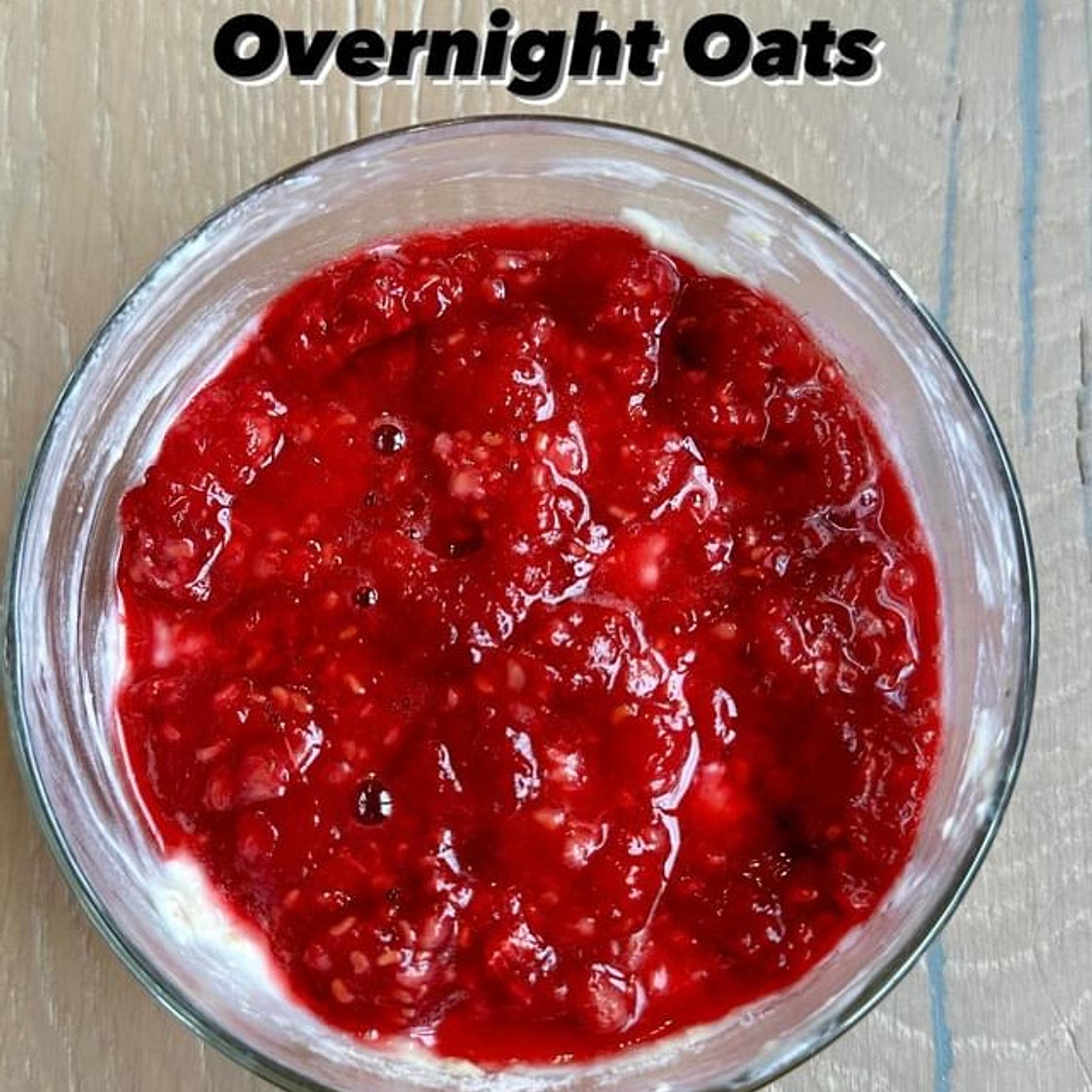 Raspberry Cheesecake Overnight Oats 😍