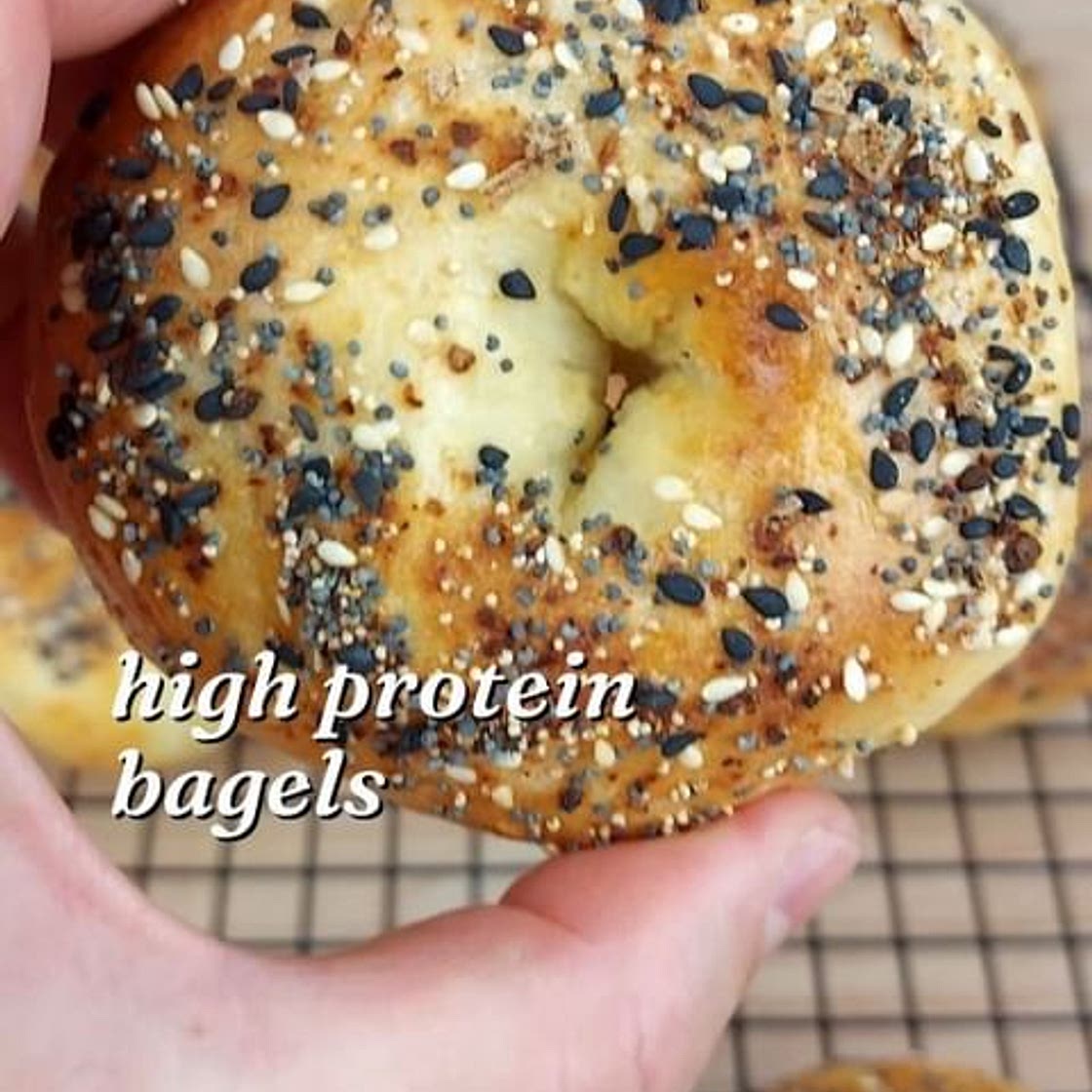 High-protein cottage cheese bagels💪