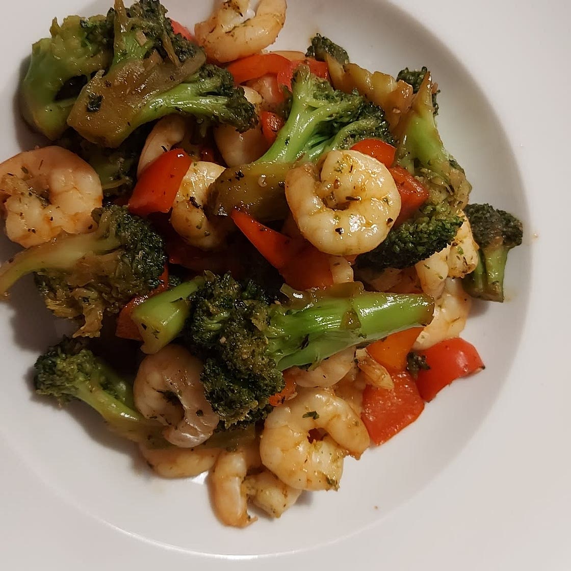One-Pot Garlicky Shrimp & Broccoli