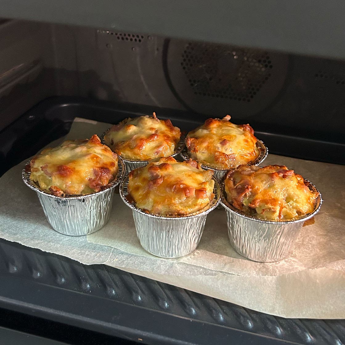 Cheese & Bacon Breakfast Strata Cake (Breakfast Casserole!)