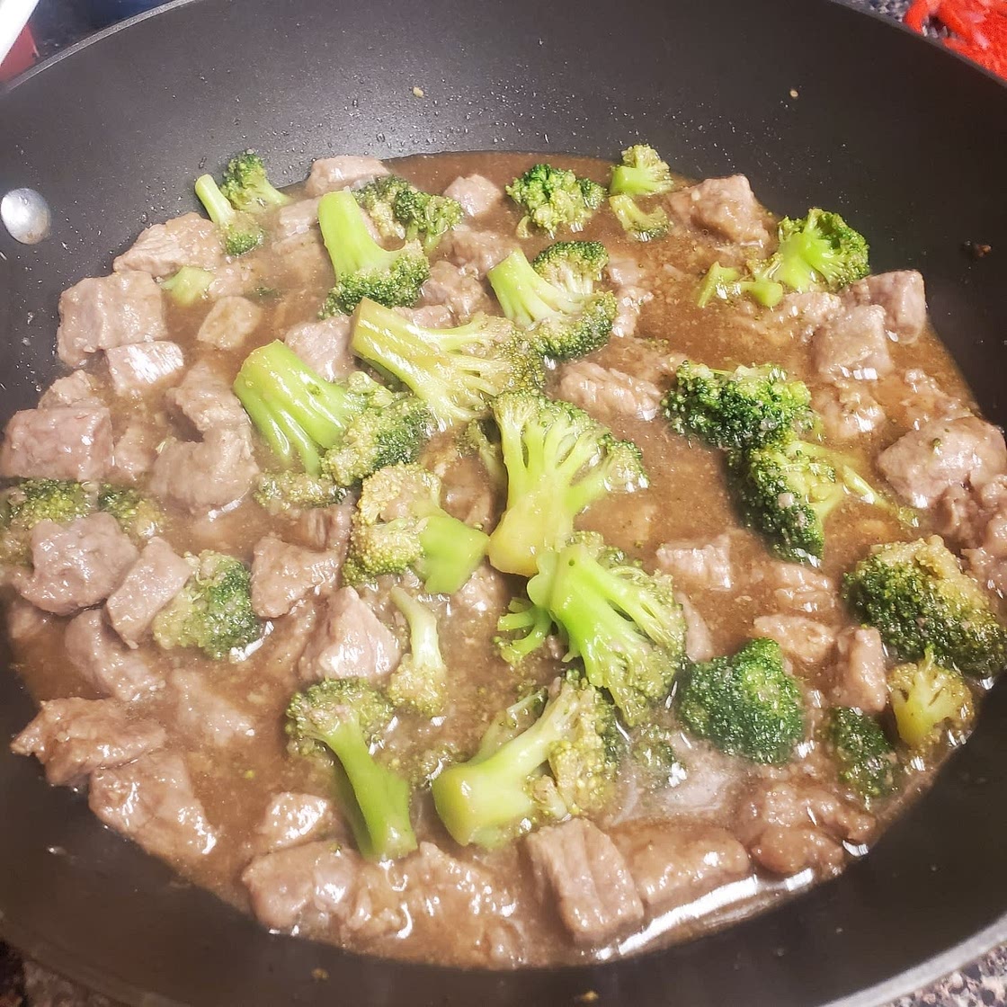 Beef and broccoli stir-fry
