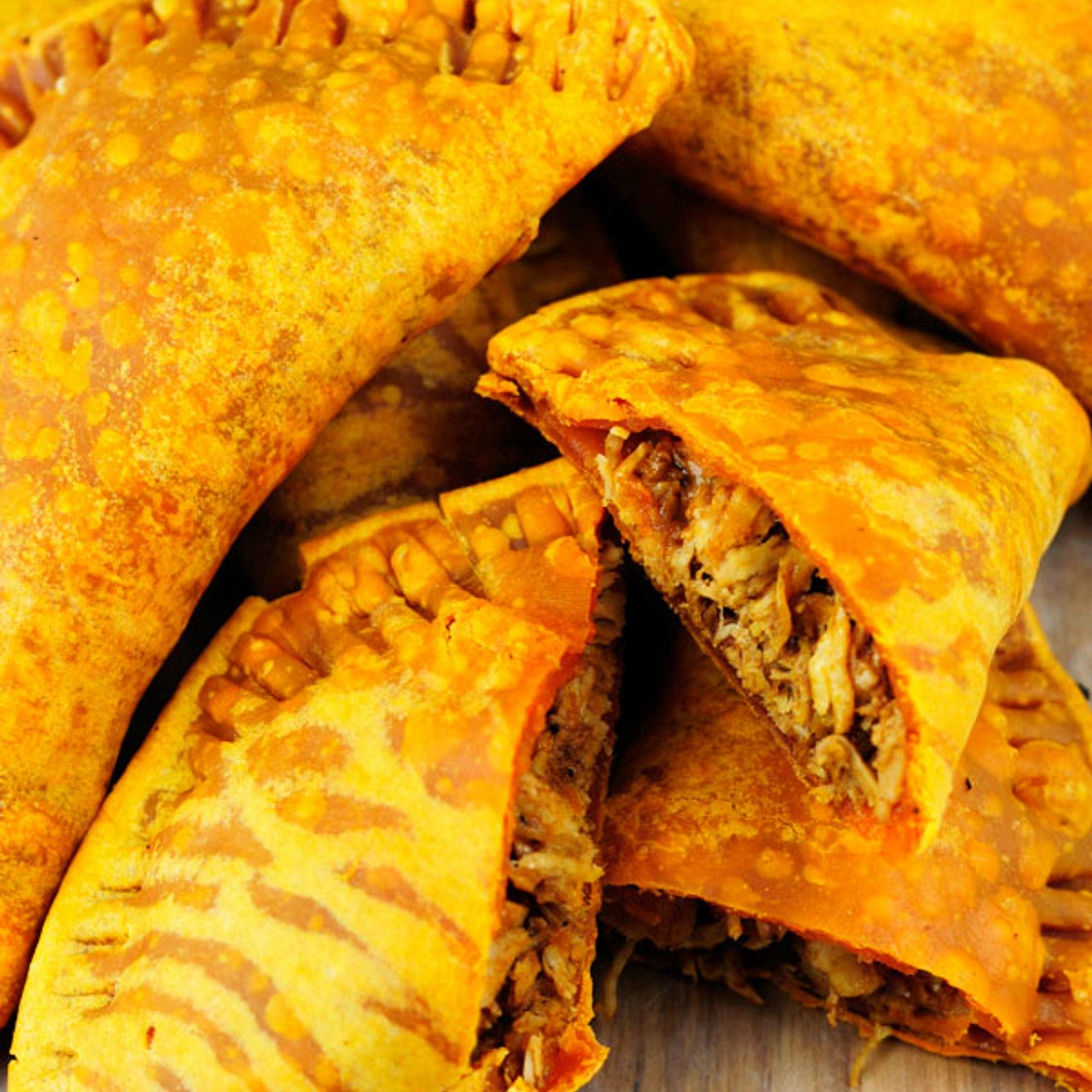 Cheesy BBQ Chicken Empanadas, Easy Game Day Appetizer! {Recipe} - modernmami™