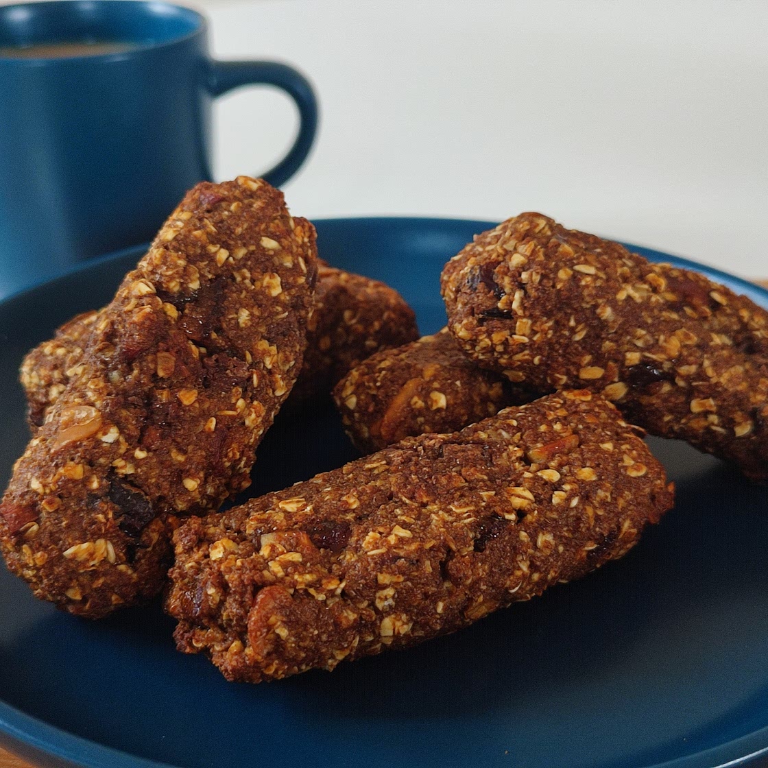 Oat and Bran Choc Chip Snack Bars (Vegetarian)