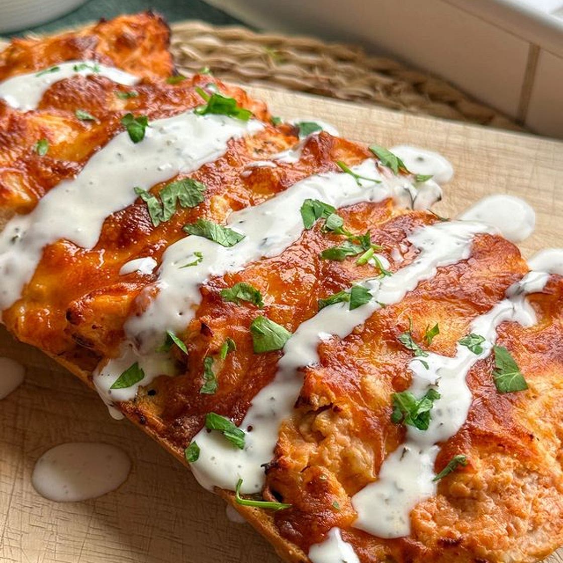 ✨ Loaded Buffalo Chicken Garlic Bread ✨