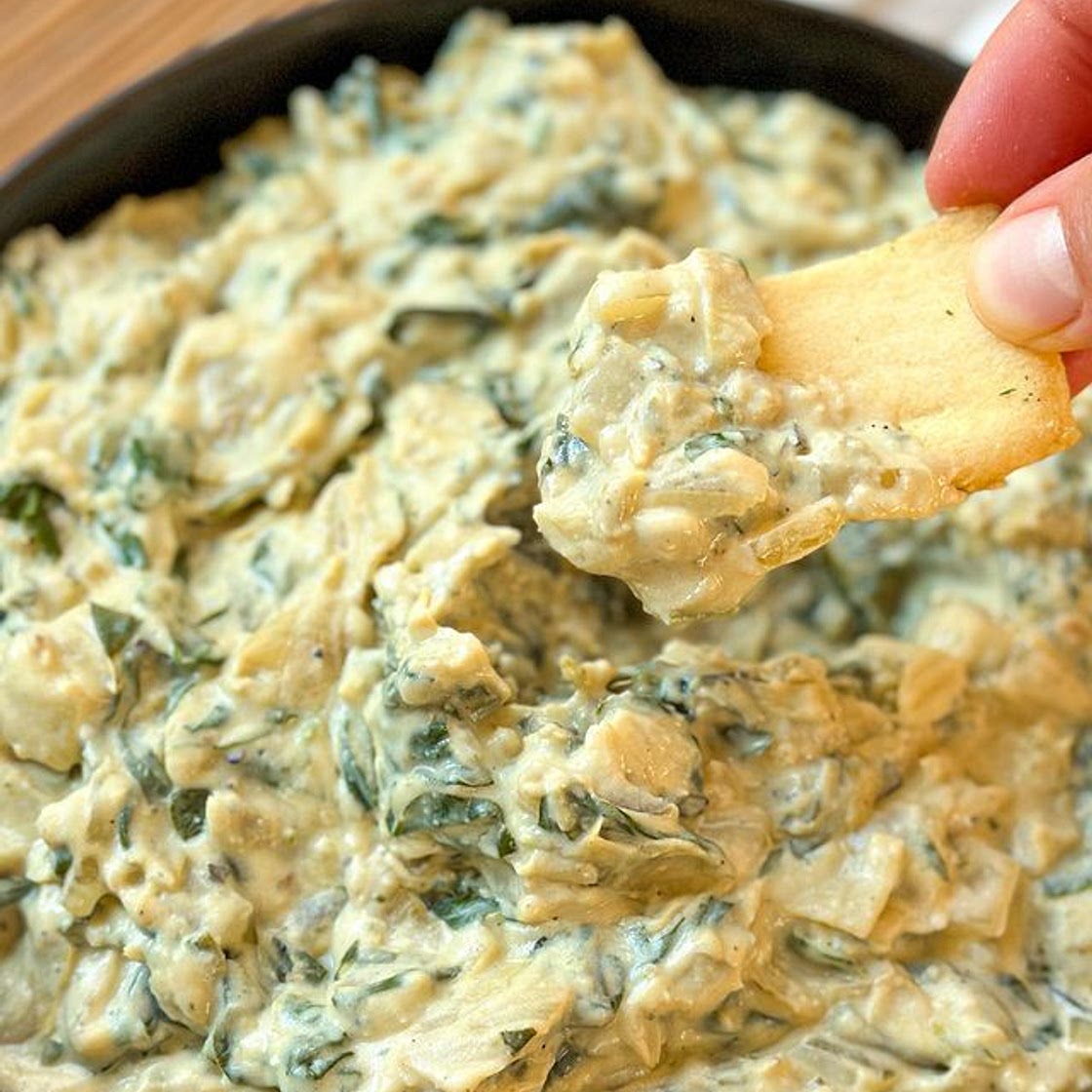 HERE ⬇️ HIGH PROTEIN DAIRY-FREE SPINACH ARTICHOKE DIP