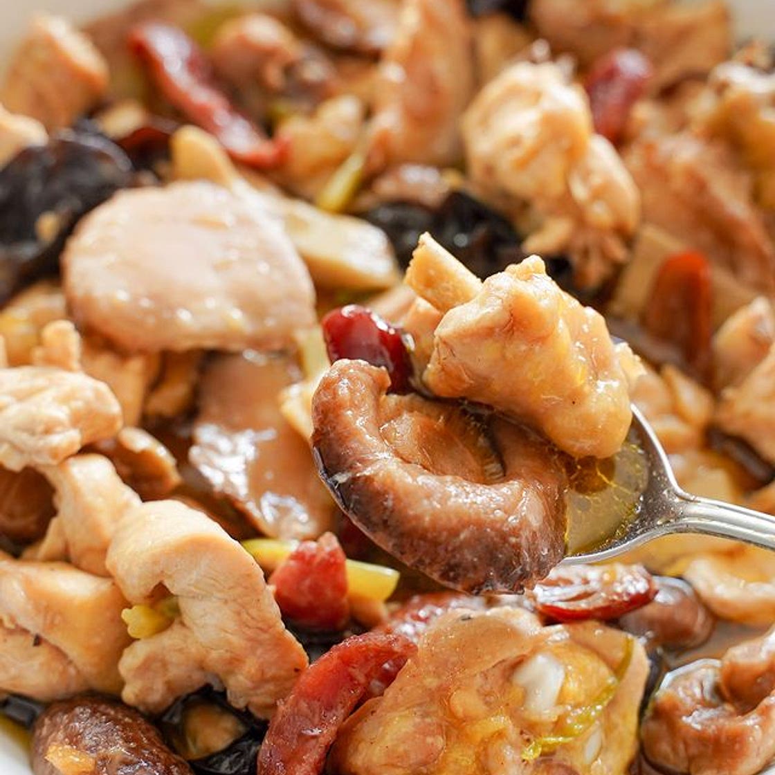 🐣 STEAMED CHICKEN with mushrooms 蒸滑雞