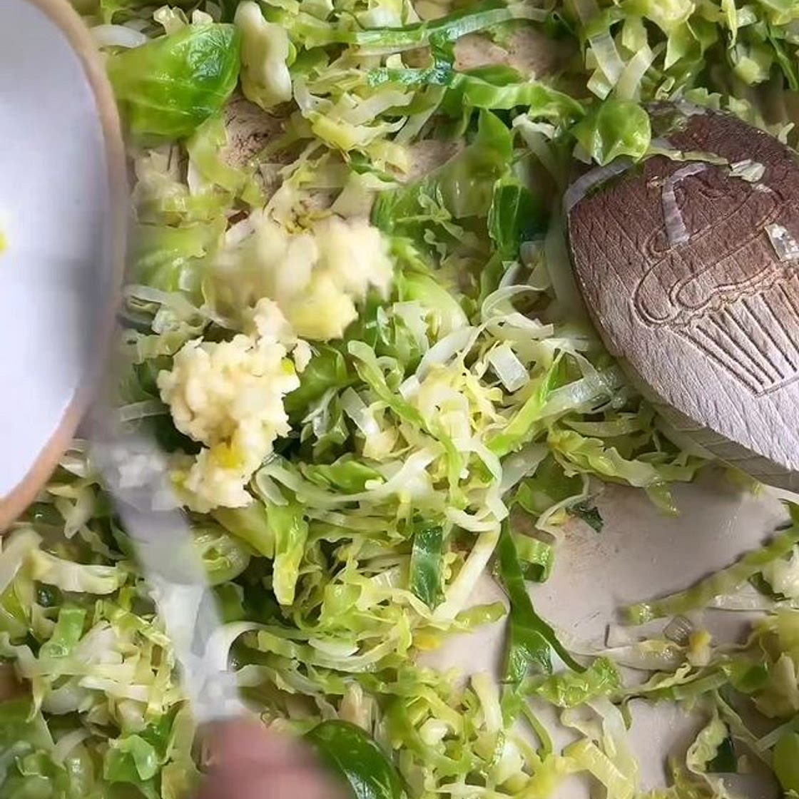 Leek & Brussel Sprouts Creamy Pasta 🍝