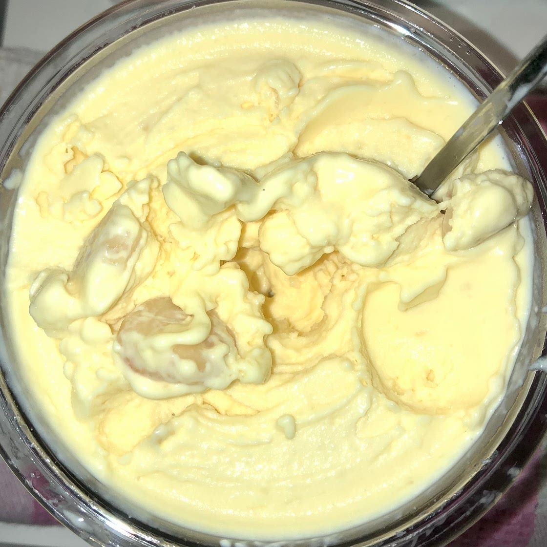 Mango frozen yogurt with macadamias 