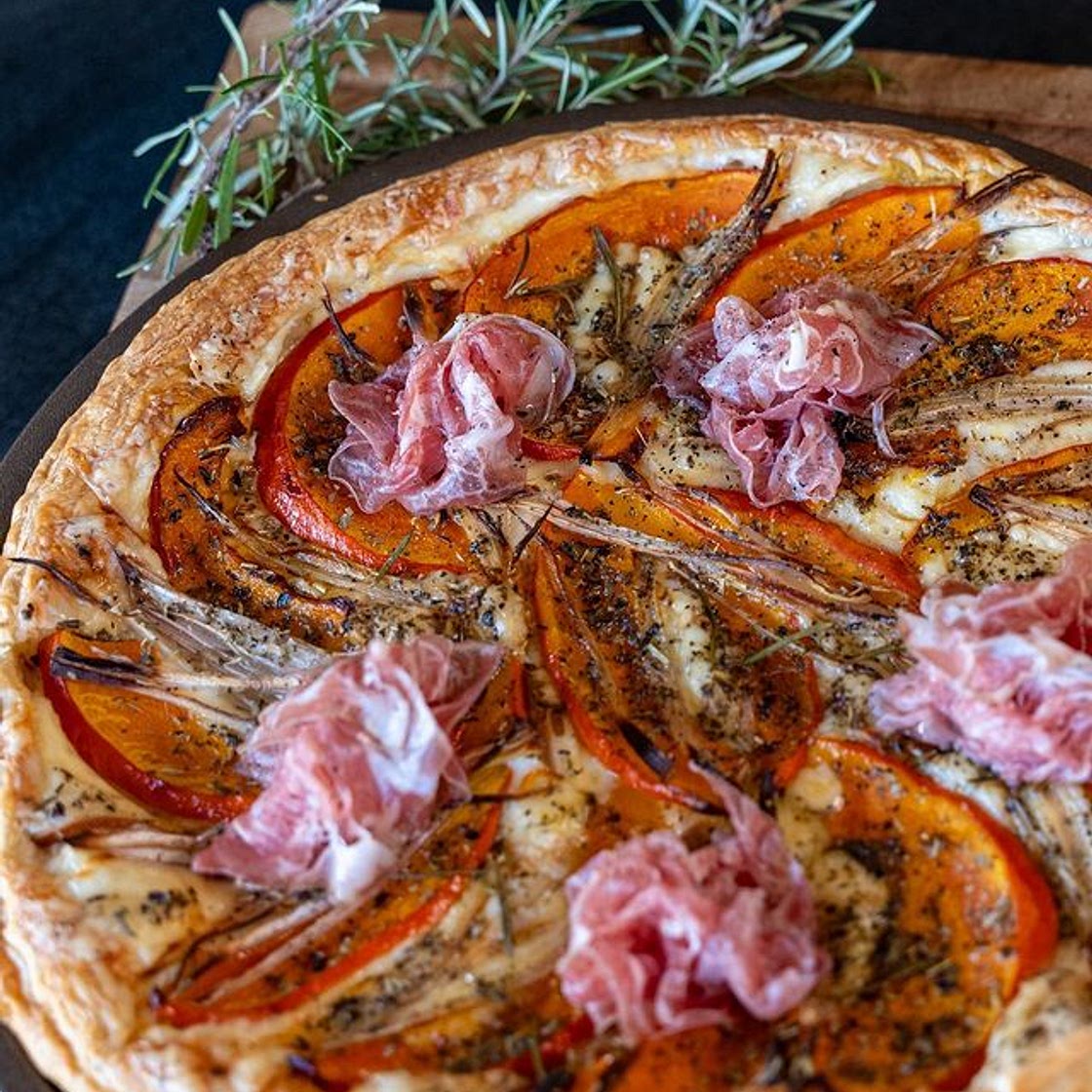 Tarte raclette, potimarron et jambon