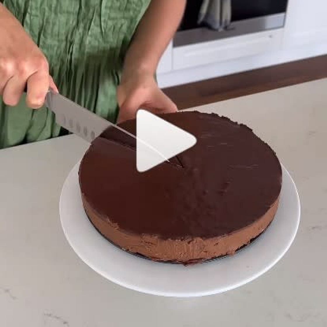 No-bake chocolate cake made with two ingredients