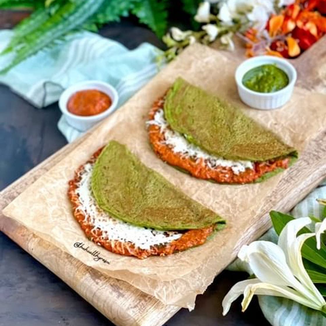Palak Paneer Cheela & Garlic Chutney
