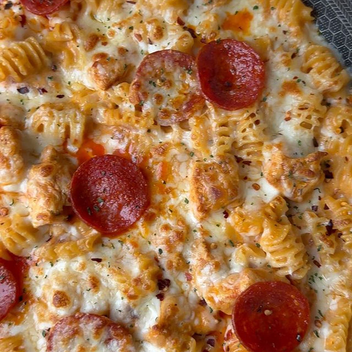 One pot Pizza mac n cheese