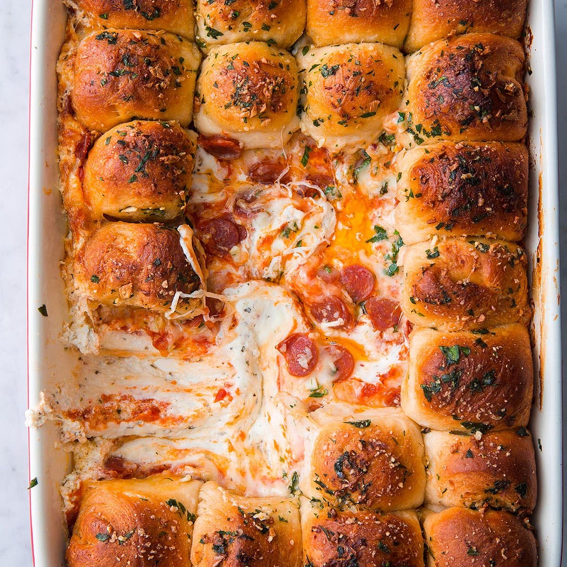 Pull-Apart Garlic Bread Pizza Dip