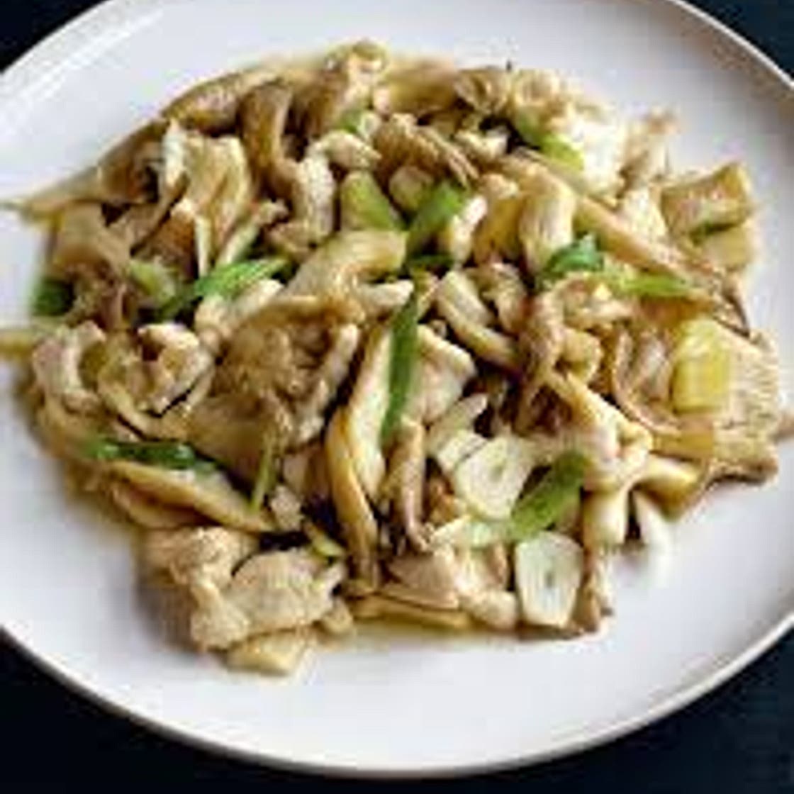 Geroerbakte oesterzwammen met kip (Ping Gu Ji Pian)