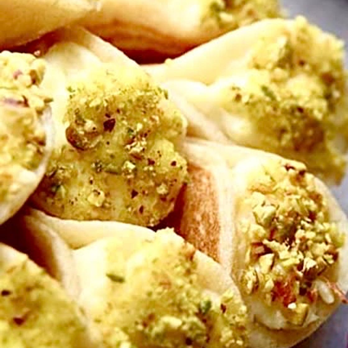 Atayef Bi’ Ashta قطايف قشطة