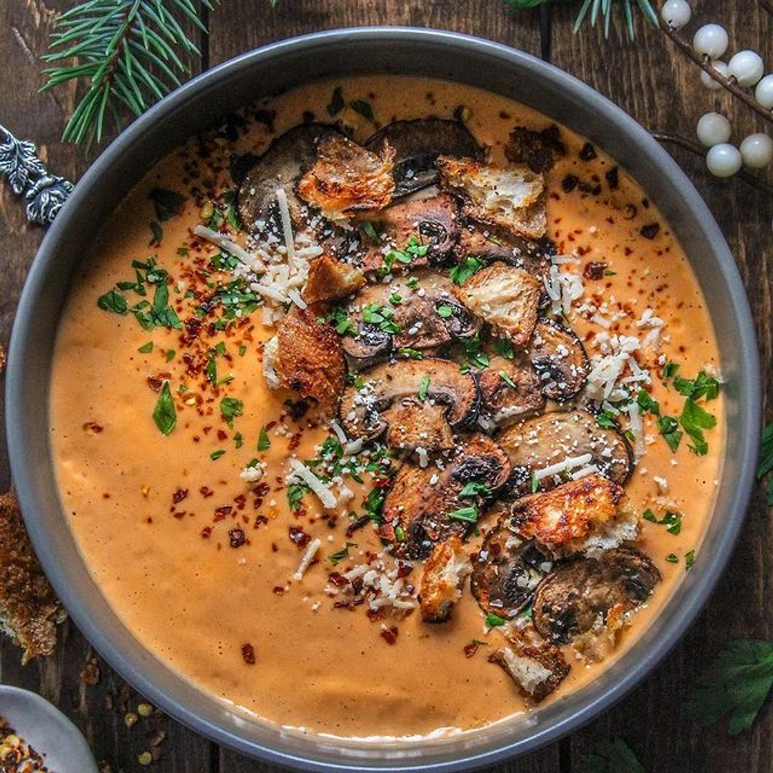 Smoky Red Pepper and Aubergine Soup (with Buttery Mushrooms and Sourdough Croutons) 🌱