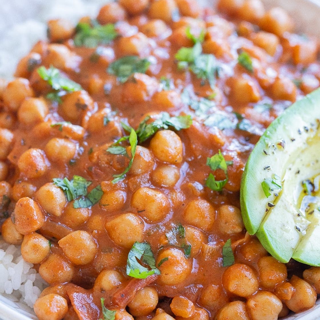 Smoky Coconut Chickpeas with Rice