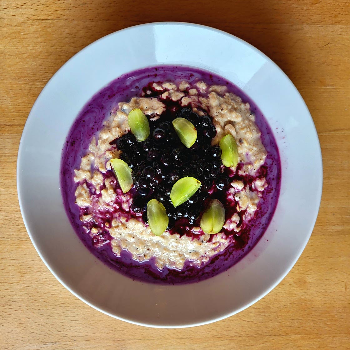 Oats with blueberry