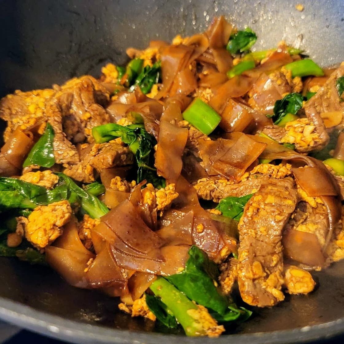 Pad See Ew - Thai Stir Fried Noodles