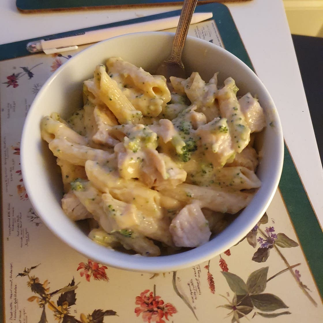 White Cheddar Mac and Cheese with Chicken and Broccoli