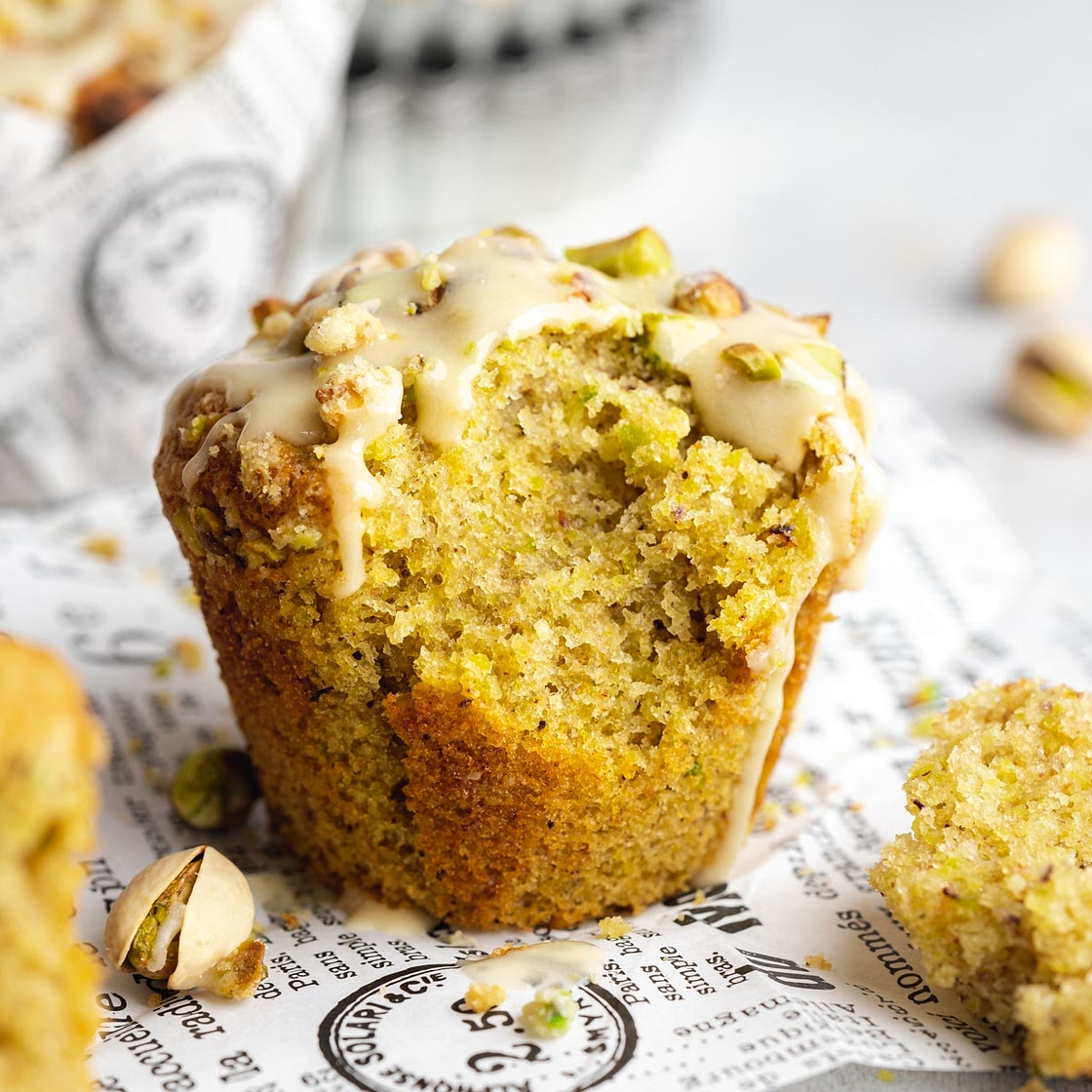 Vegan Pistachio Muffins With Pistachio Crumble