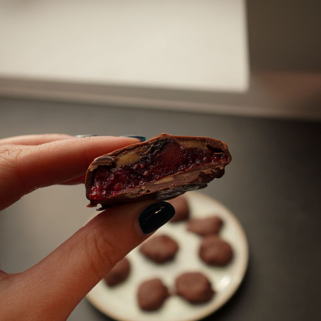 HEALTHY CHOCOLATE CLUSTERS