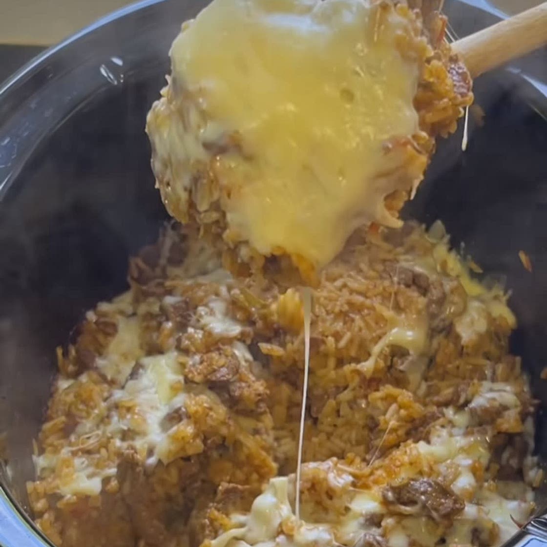 Slow Cooker Cheesy Beef Rice