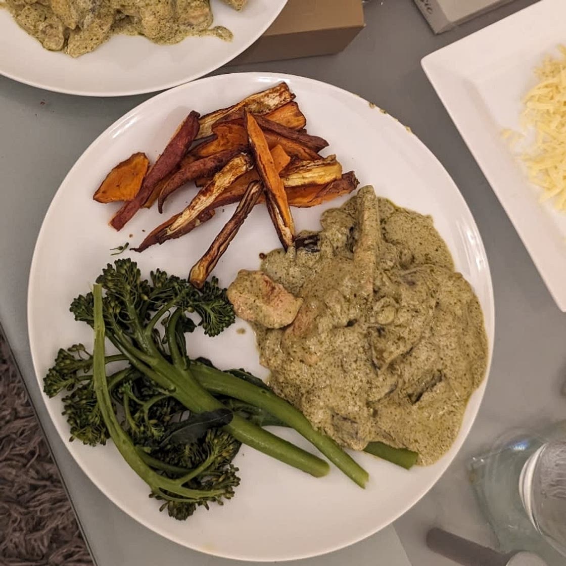 Pesto chicken & crispy potatoes