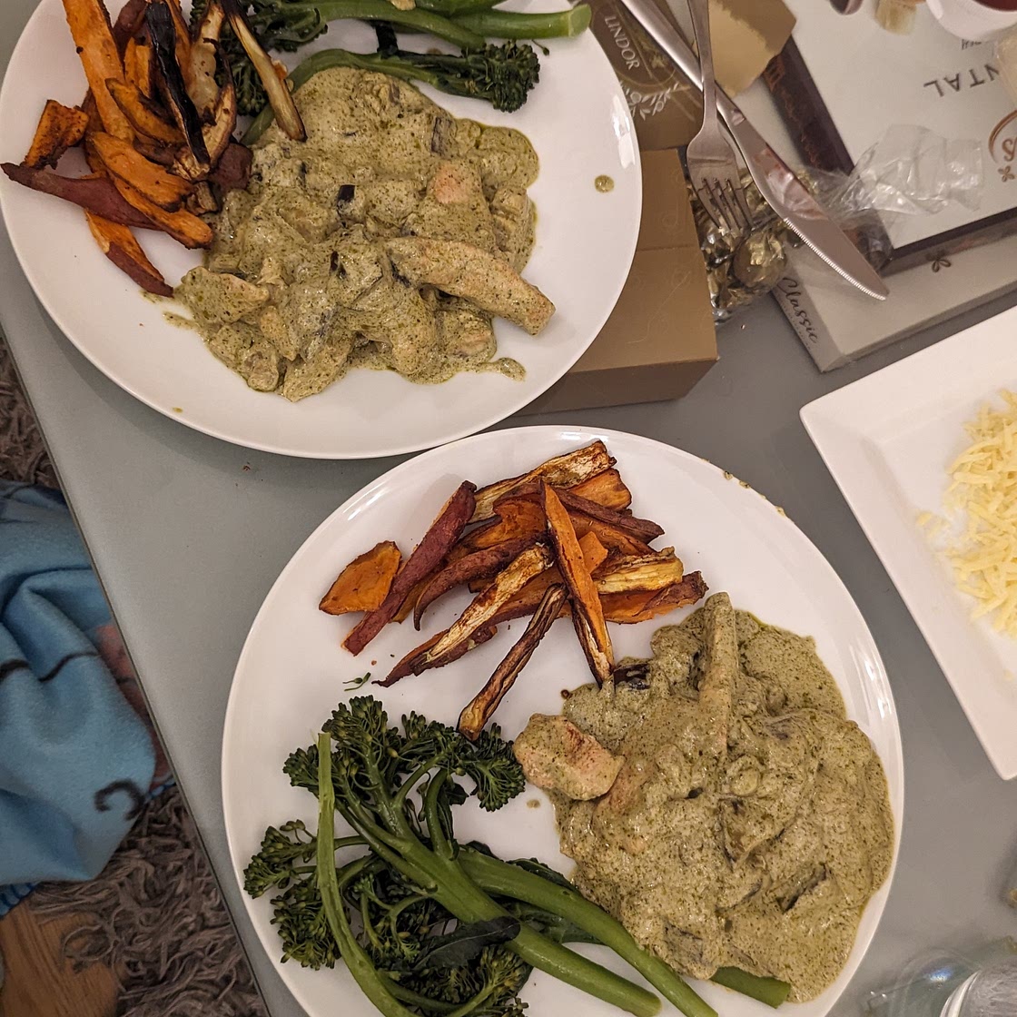 Pesto chicken & crispy potatoes