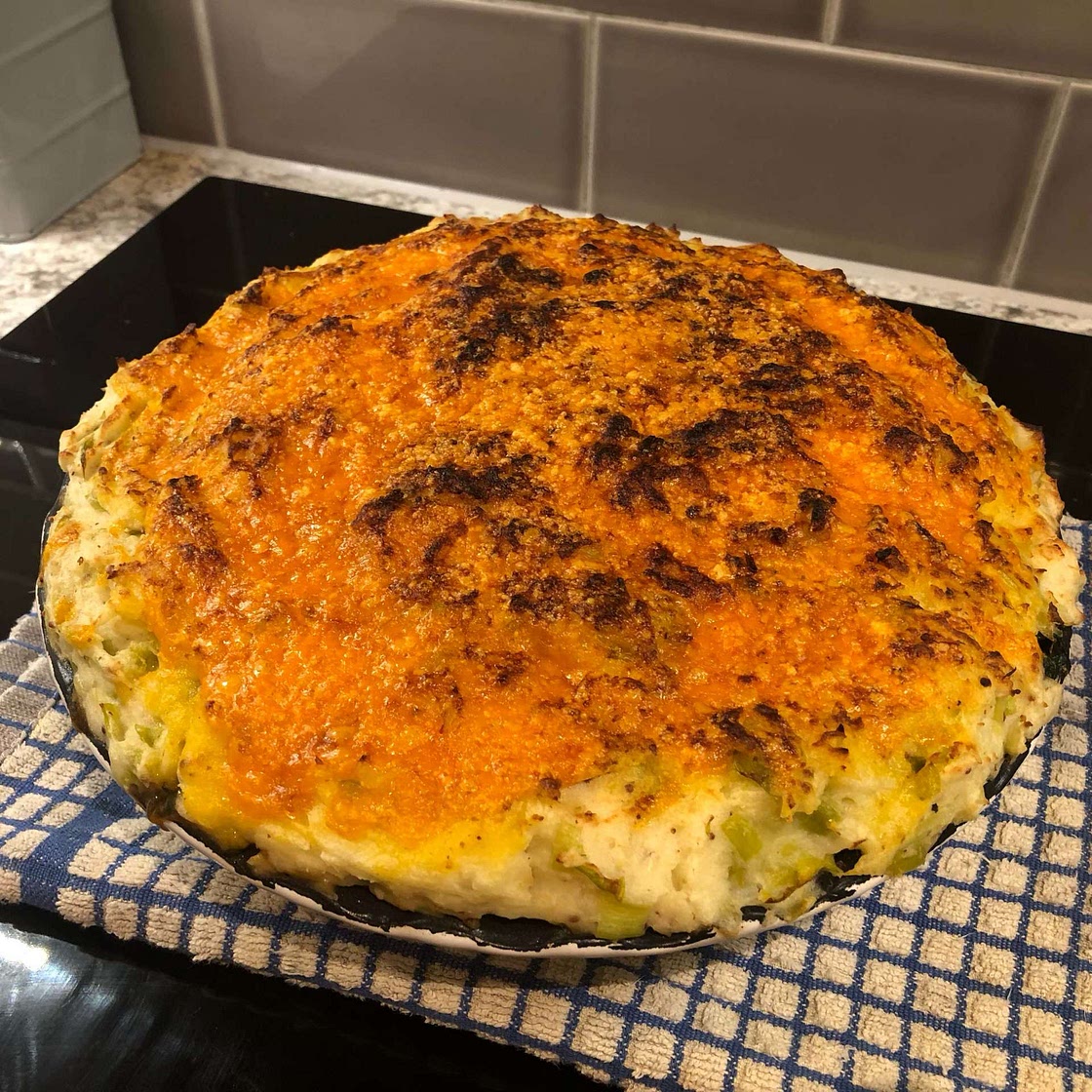 Sausage & leek mash pie