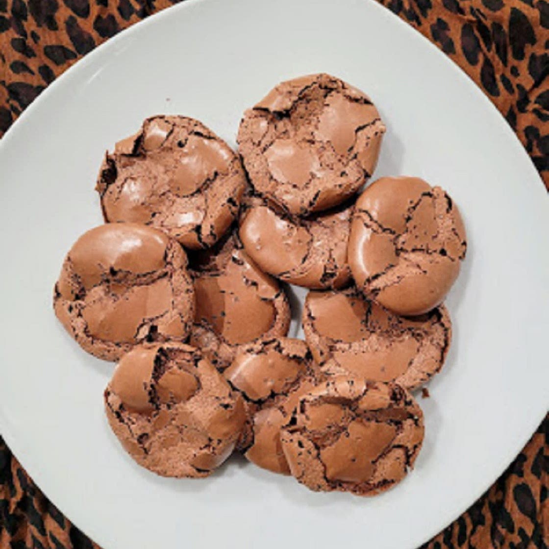 Chewy Chocolate Meringue Cookies
