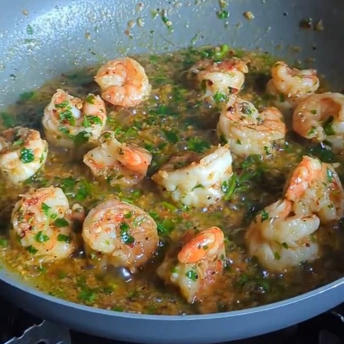 Lemon Garlic Butter Prawns 🍋