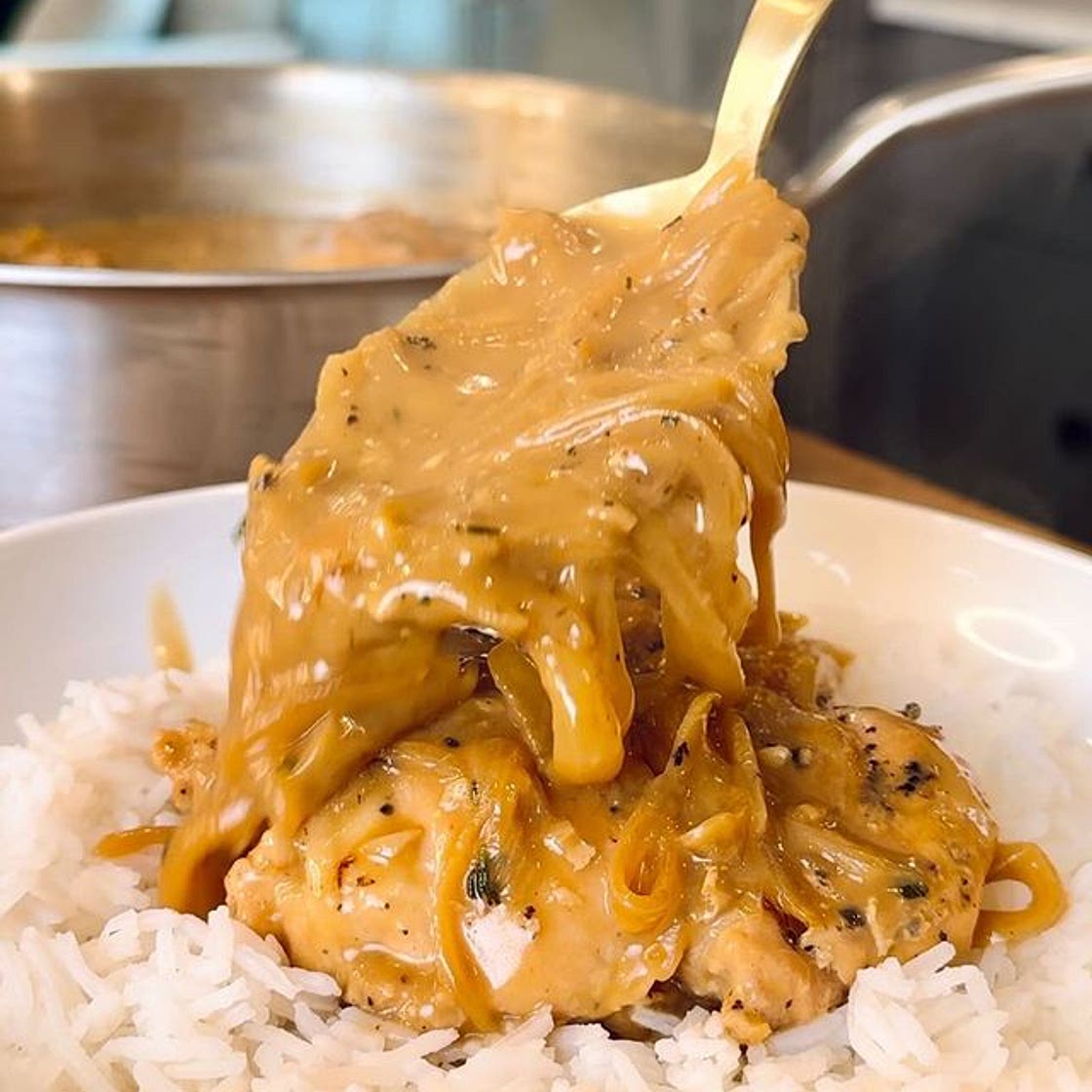FRENCH ONION CHICKEN (dairy-free)✨ this saucy, one-skillet chick