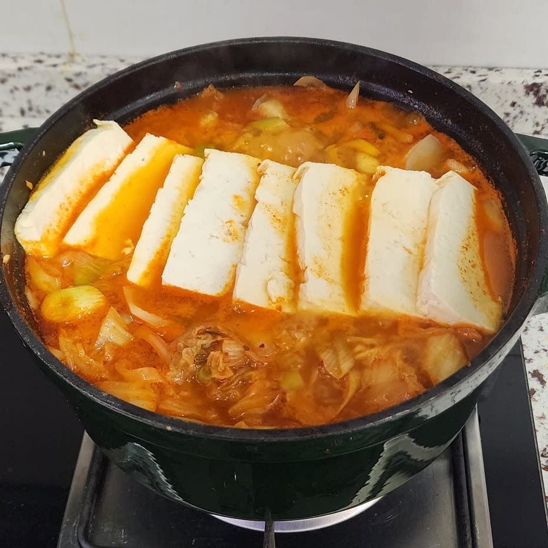 Kimchi stew (Kimchi-jjigae)