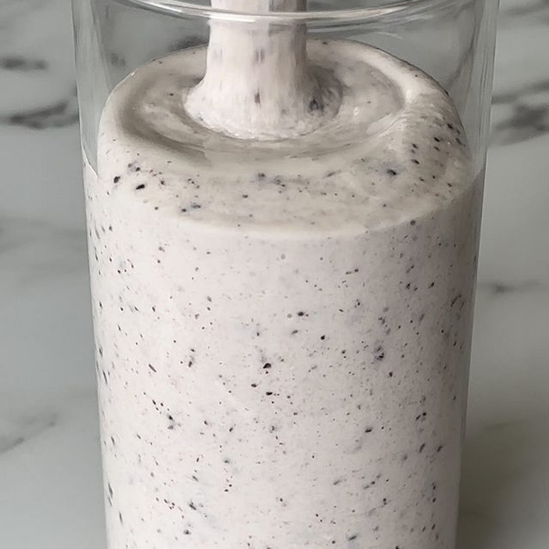 Chocolate Chip Cookie Protein Smoothie recipe below 🍪