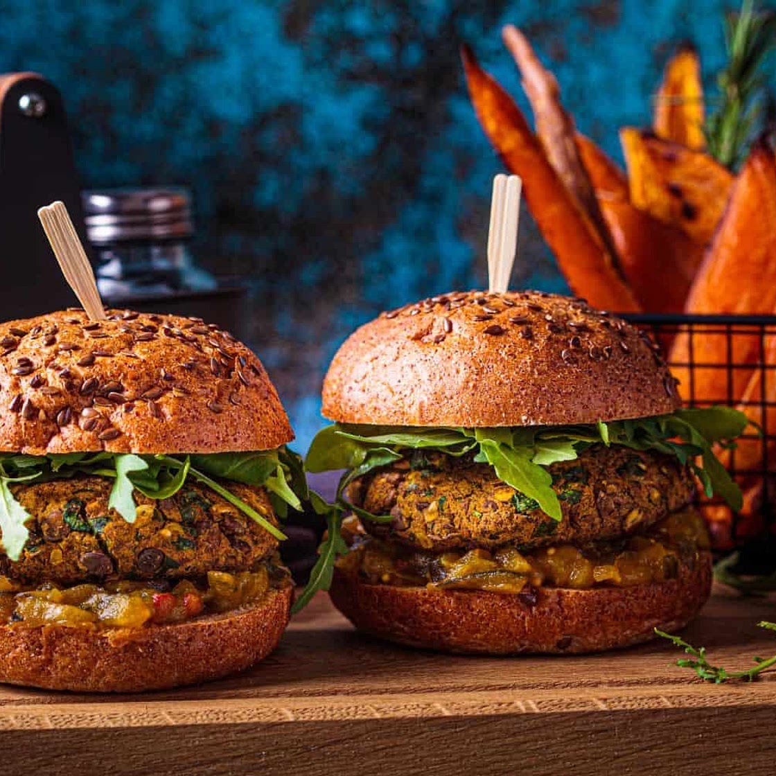 Chickpea burger, coconut onion rings, garlic and herb sauce 