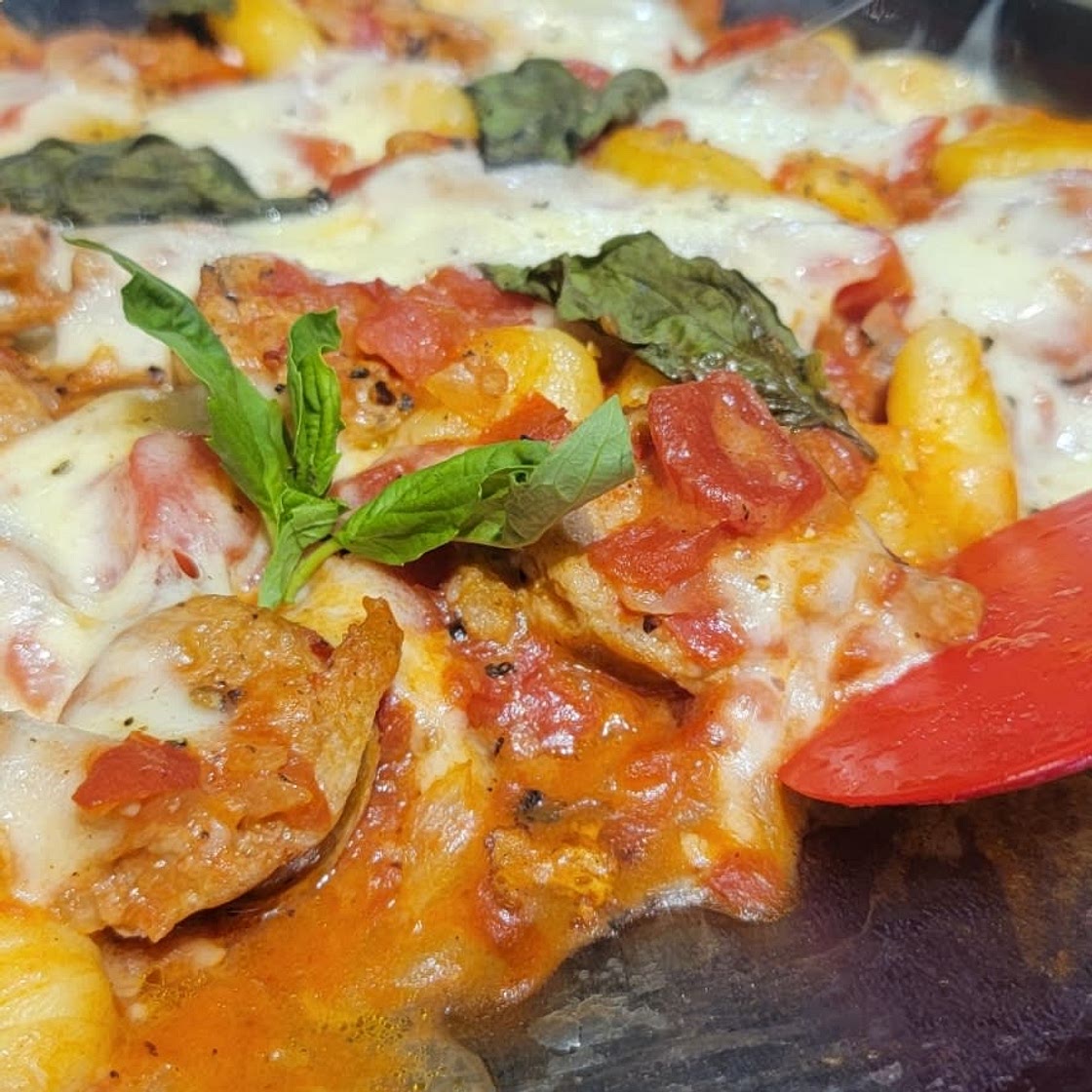 Chorizo & mozzarella gnocchi bake