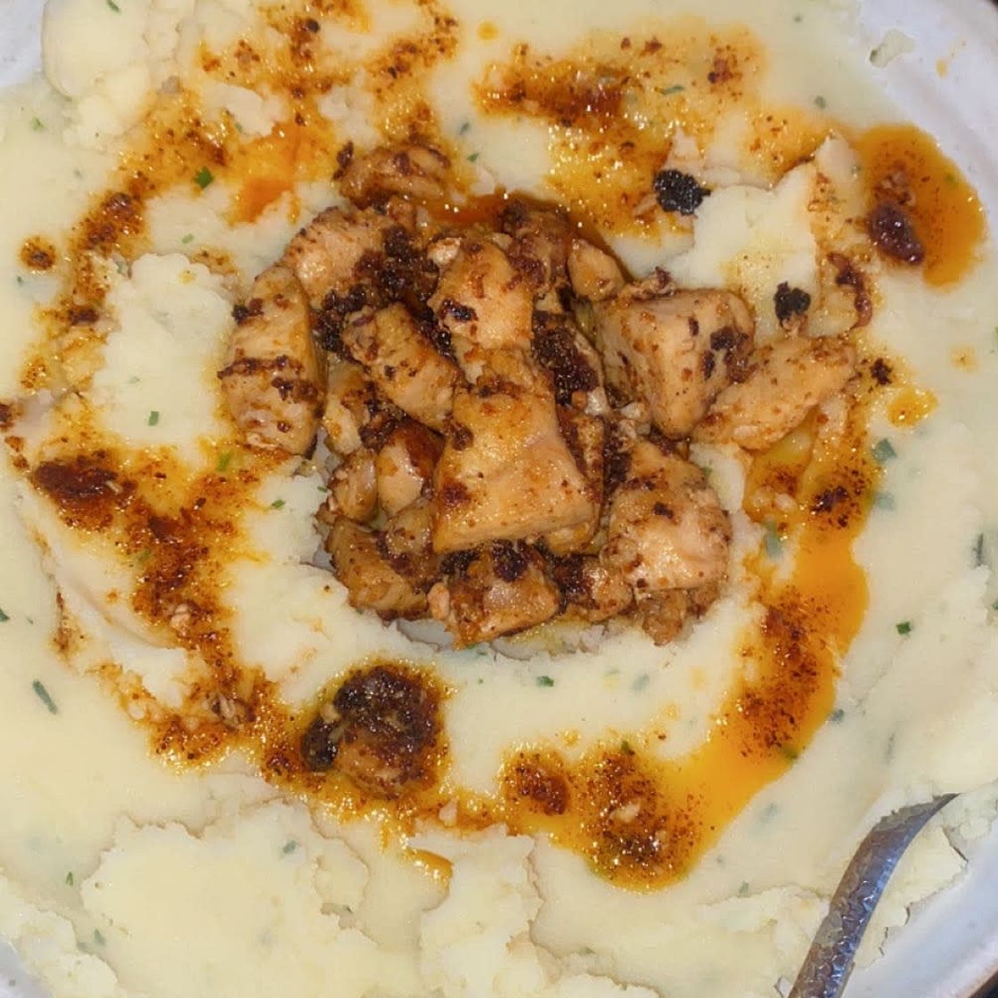 Chicken with sriracha sauce 