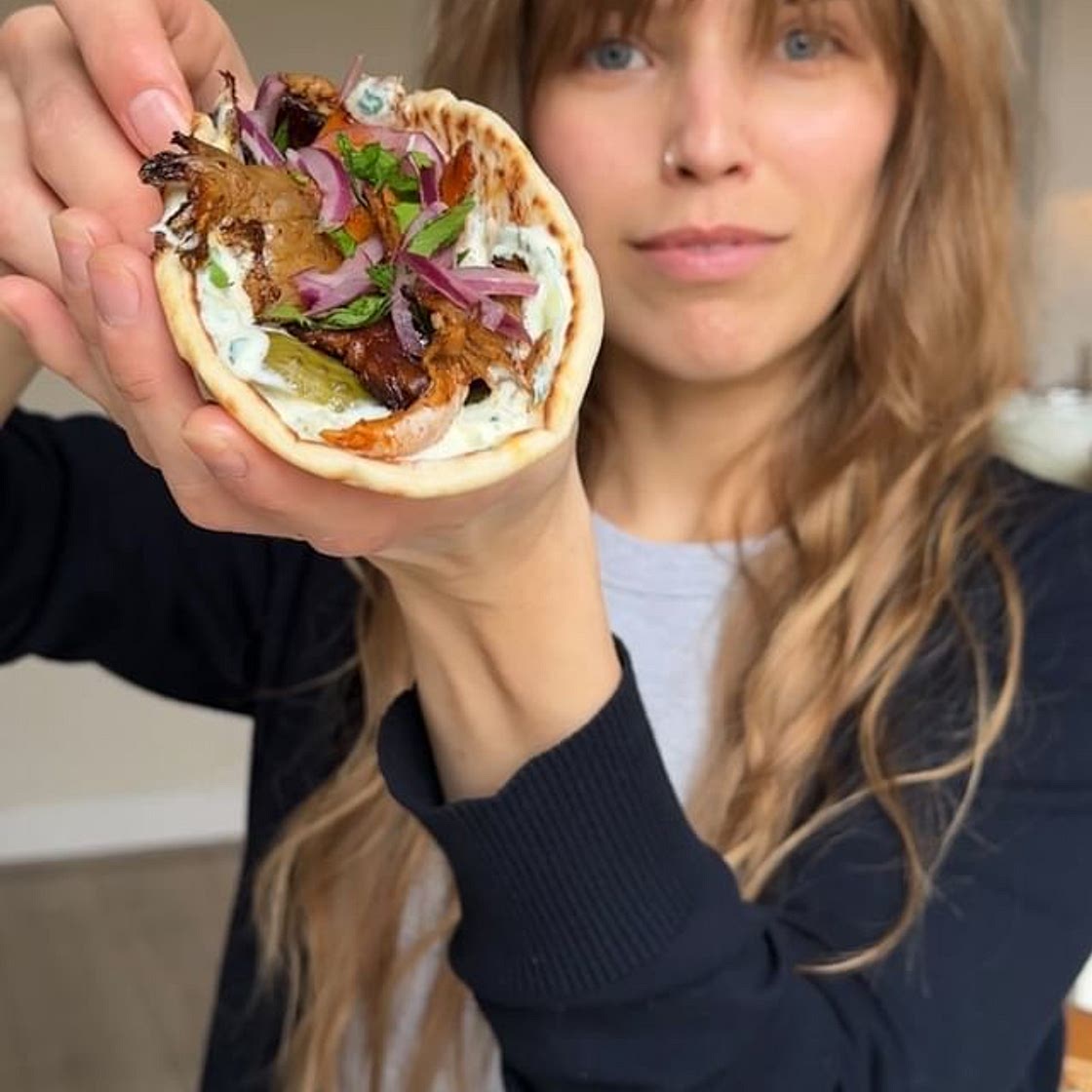 shawrma mushroom flatbread with tzatziki