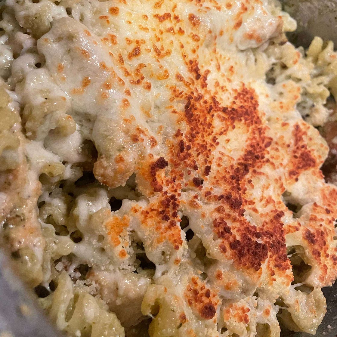 Slow Cooker Pesto Mozzarella Pasta