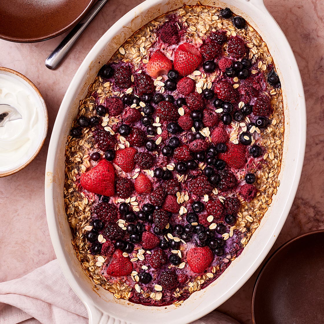 One-Pan Fluffy Mixed Berry Protein Oatmeal