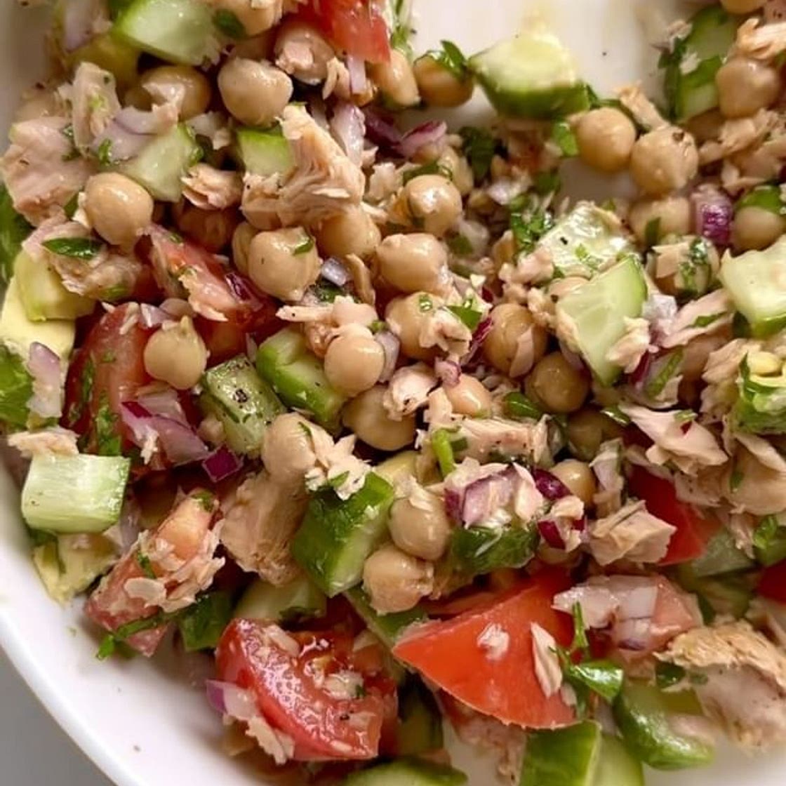 QUICK TUNA, CHICKPEA & AVOCADO SALAD