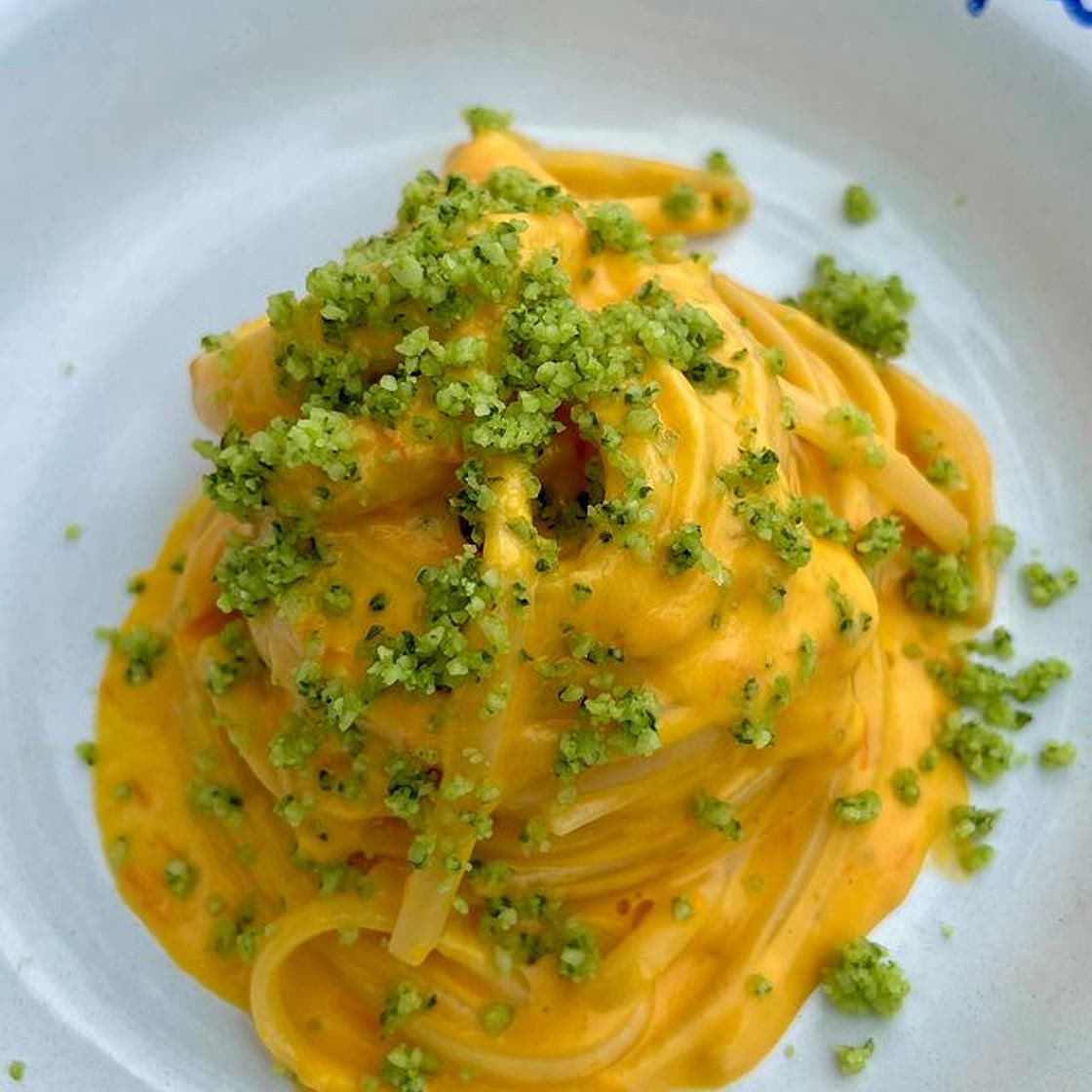 LINGUINE CON CREMA DI POMODORINI GIALLI, BURRATA E PARMIGIANO al BASILICO