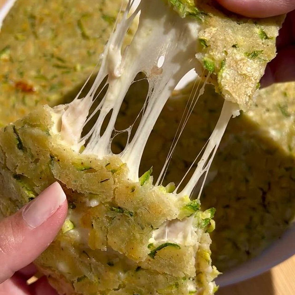 FOCACCIA DI ZUCCHINE RIPIENA IN PADELLA