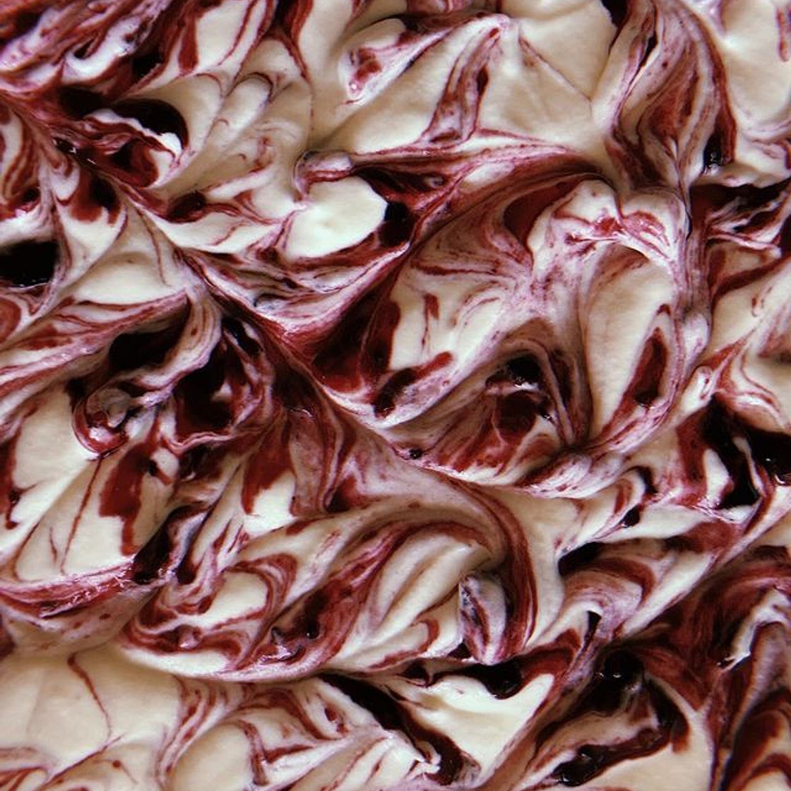Cheesecake marmorizzata ai frutti di bosco