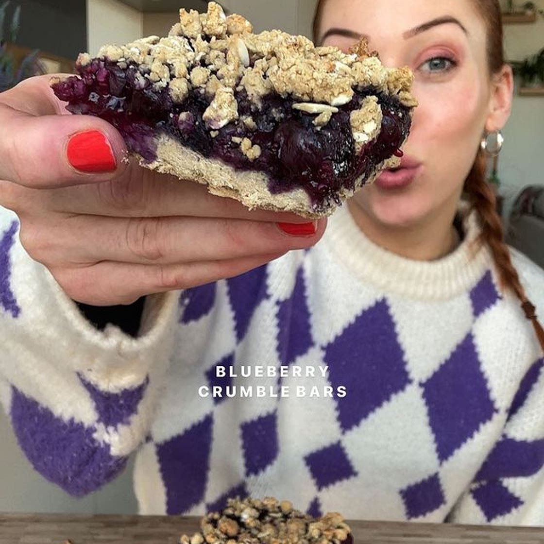 Blueberry crumble bars 🫐