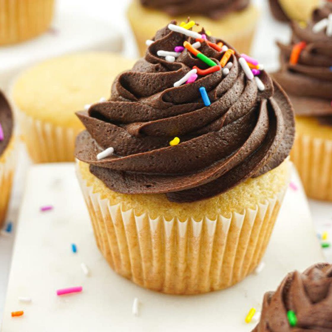 Easy Vanilla Cupcakes