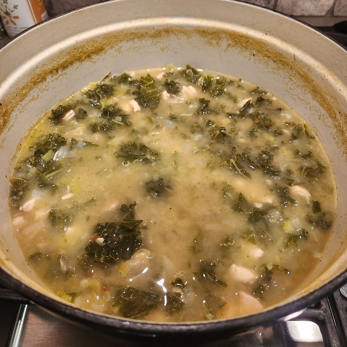 BEST White Bean and Kale Soup with Chicken